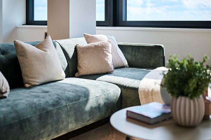 1 Bedroom Apartment To Rent In The Octagon - Great Charles Street Queensway, Birmingham, B3