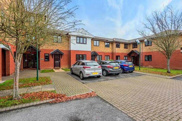 2 Bedroom Maisonette Flat To Rent In Maidenhead, Berkshire, SL6