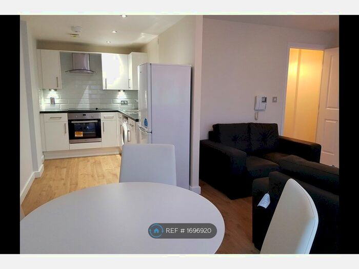 2 Bedroom Flat To Rent In Concord Street, Leeds, LS2