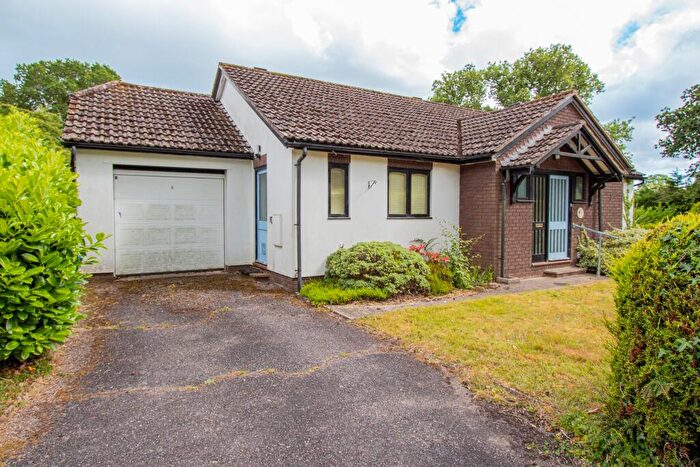 2 Bedroom Detached Bungalow For Sale In Potters Close, West Hill, EX11