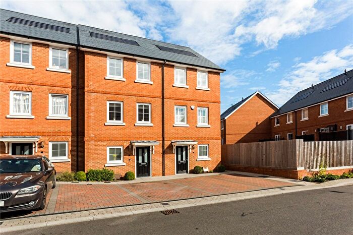 3 Bedroom Terraced House For Sale In Woodland Road, Dunton Green, Sevenoaks, Kent, TN14