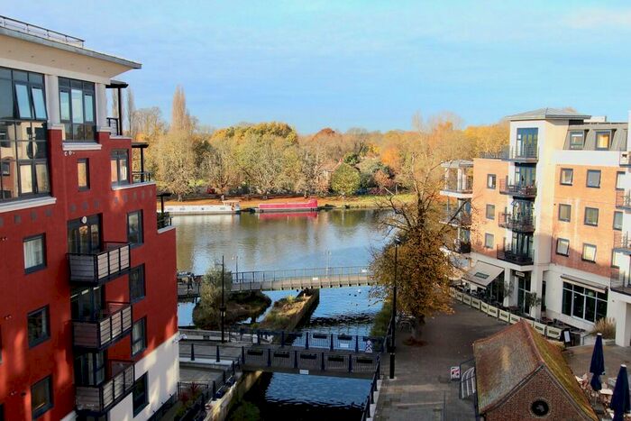 2 Bedroom Apartment To Rent In Charter Quay, KT1