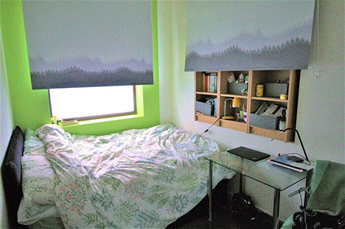 2 Bedroom Apartment To Rent In Flat B Porterbrook Apartments, Broomhall Street, S3
