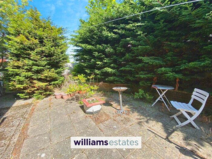 1 Bedroom Flat For Sale In Chester Street, Mold, CH7