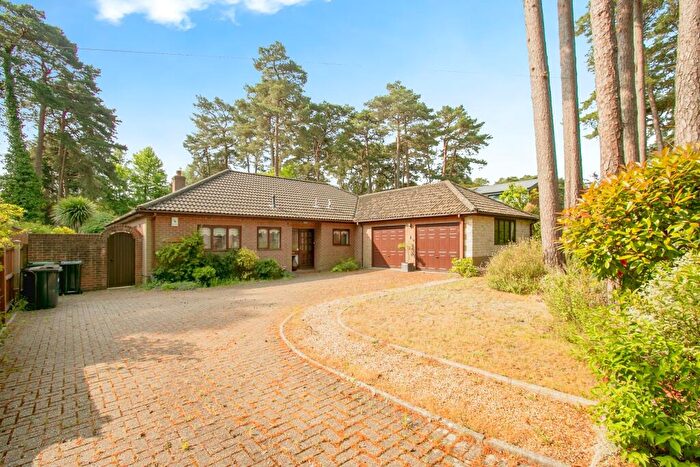4 Bedroom Bungalow To Rent In St. Ives Wood, BH24