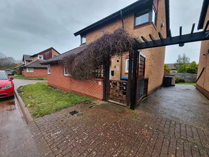 1 Bedroom Ground Maisonette To Rent In Matthew Court, Shenley Church End, Milton Keynes, MK5