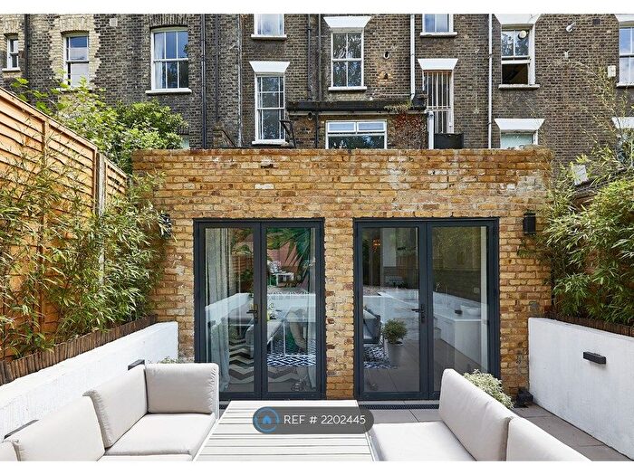 2 Bedroom Flat To Rent In St. Pauls Road, London, N1