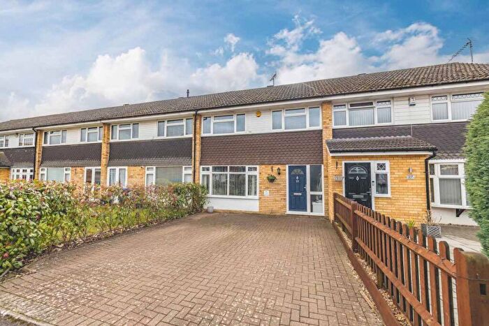 3 Bedroom Terraced House For Sale In Warren Field, Iver Heath, SL0