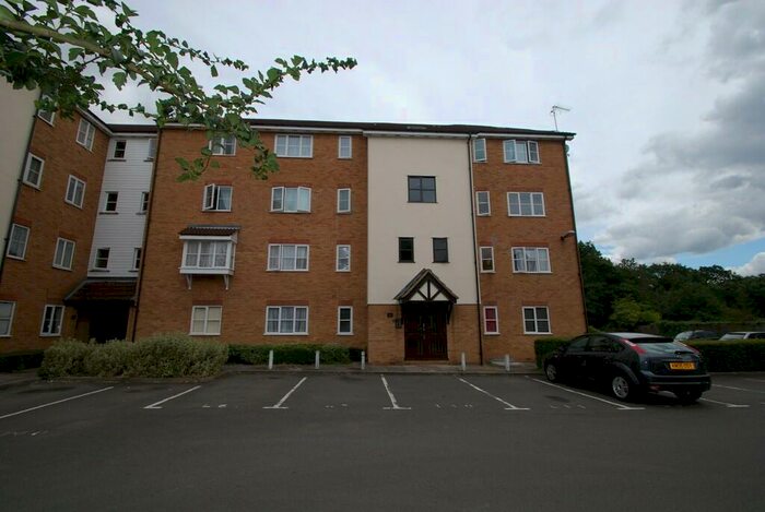 Apartment To Rent In Laurel Court, Vicars Bridge Close, HA0