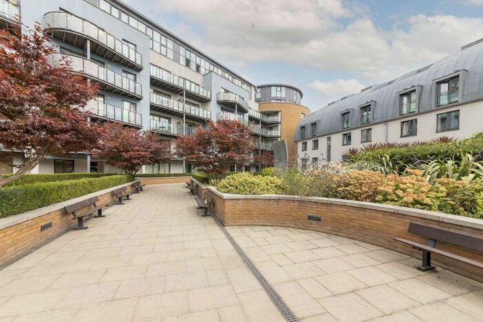 2 Bedroom Flat To Rent In Owen Street, London, EC1V