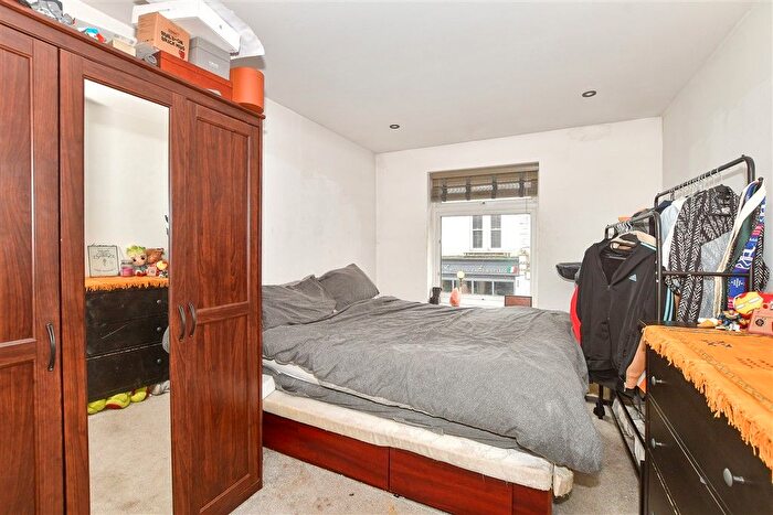 1 Bedroom Flat For Sale In The Broadway, Crowborough, East Sussex, TN6