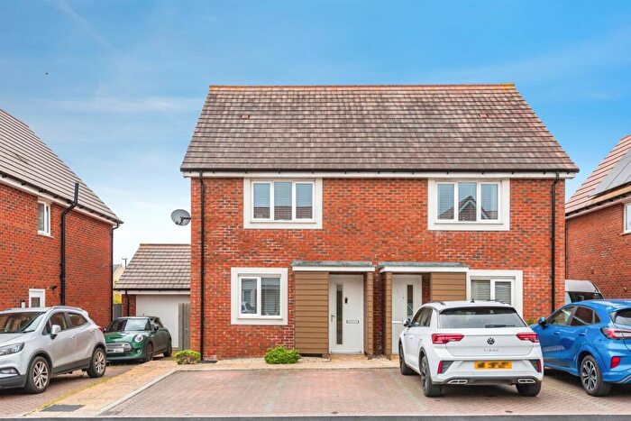 2 Bedroom Semi Detached House For Sale In Faulkner Road, Tadpole Garden Village, Swindon, SN25