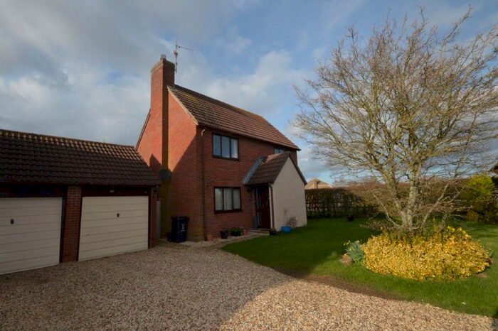 3 Bedroom Property To Rent In Yew Tree Gardens, South Marston, Swindon, SN3