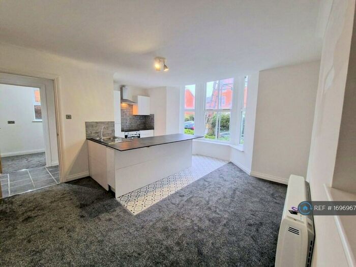 2 Bedroom Flat To Rent In York Road, Edgbaston, Birmingham, B16