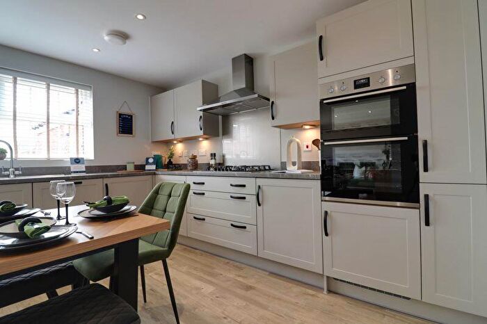 4 Bedroom Detached House For Sale In Meadowsweet Avenue, Beaconside, Stafford, ST16