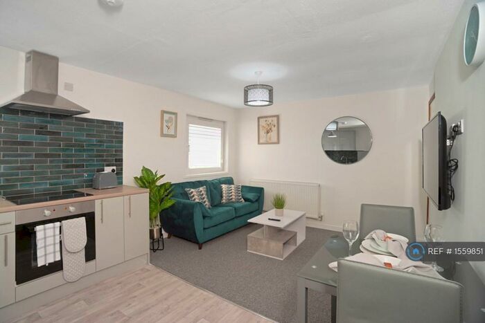 1 Bedroom Flat To Rent In Great Holme Court, Northampton, NN3