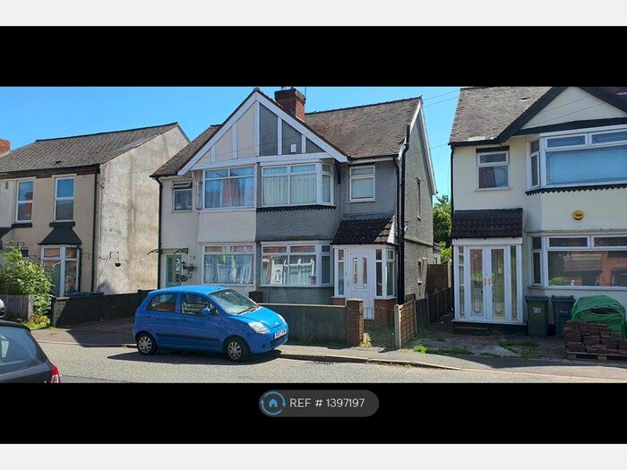 3 Bedroom Semi-Detached House To Rent In Titford Road, Oldbury, B69