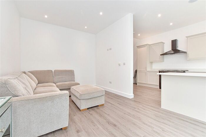 3 Bedroom Detached House For Sale In Hawkhurst Road, Cranbrook, Kent, TN17