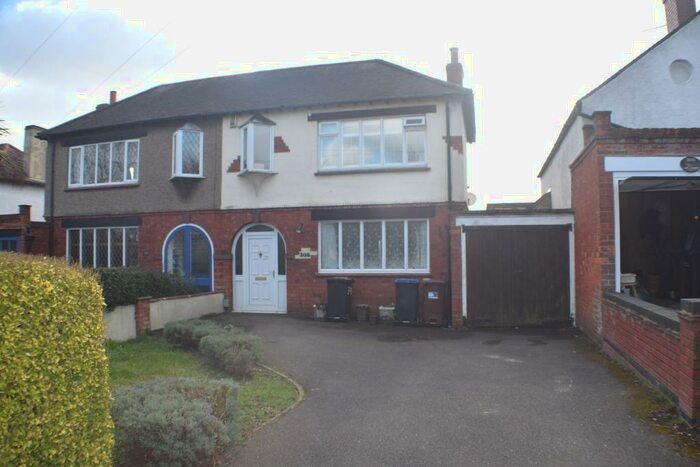 3 Bedroom Semi-Detached House To Rent In Billing Road East, Northampton, NN3