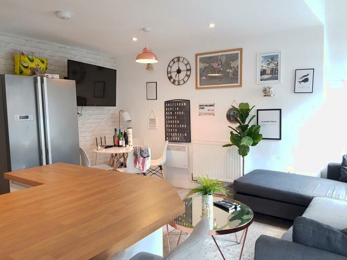 6 Bedroom Apartment To Rent In Upper Parliment Street, Nottingham, NG1