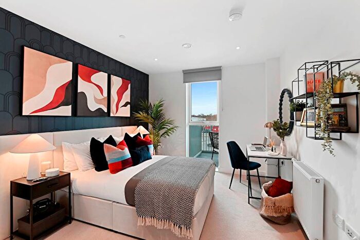 1 Bedroom Flat For Sale In Henley Cross, London, SE3