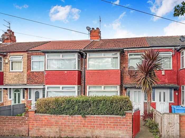 3 Bedroom Terraced House For Sale In Chamberlain Road, Hull, HU8