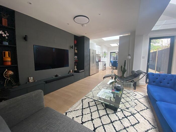 3 Bedroom Terraced House To Rent In Leslie Road, London, E11