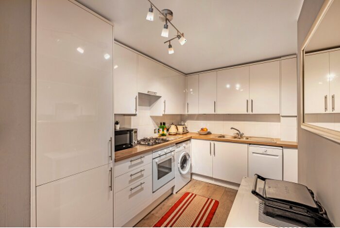 1 Bedroom Flat For Sale In North Pole Road, London, W10
