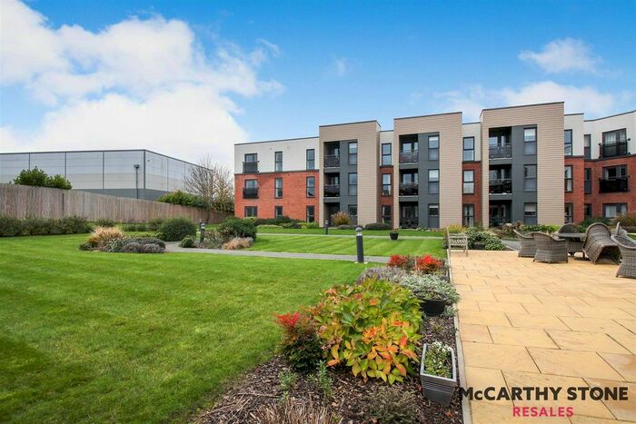 2 Bedroom Flat For Sale In Elizabeth Place, Trimbush Way, Market Harborough, LE16