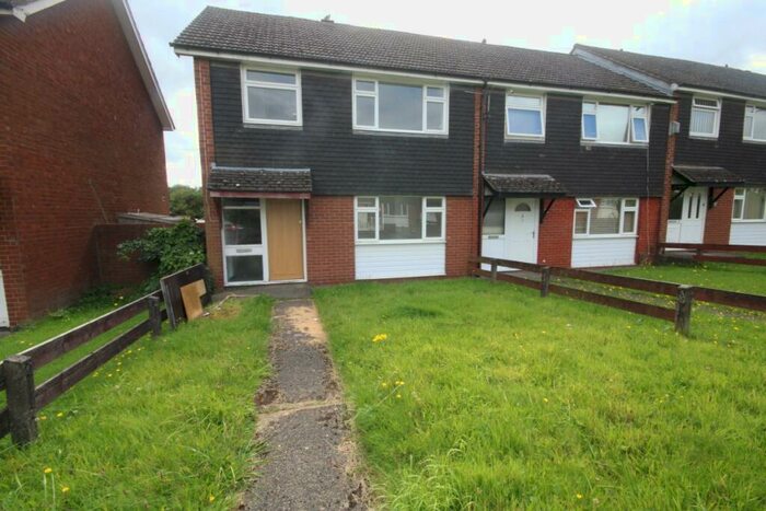 3 Bedroom Semi-Detached House To Rent In Denbigh Court, CH65