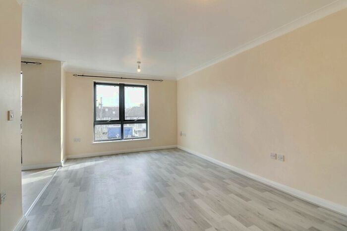 2 Bedroom Flat To Rent In Hirst Crescent, Wembley, HA9