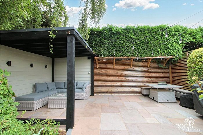 3 Bedroom Semi-Detached House For Sale In Ilkley Way, Thatcham, RG19