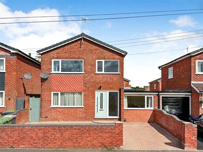 3 Bedroom Link Detached House For Sale In Windsor Drive, Stourport-on-Severn, Worcestershire, DY13