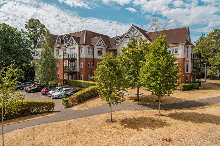 2 Bedroom Flat For Sale In Bhamra Gardens, Maidenhead, SL6