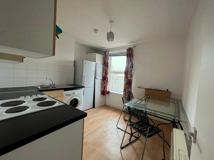 Studio To Rent In High Street Harlesden, Harlesden, NW10