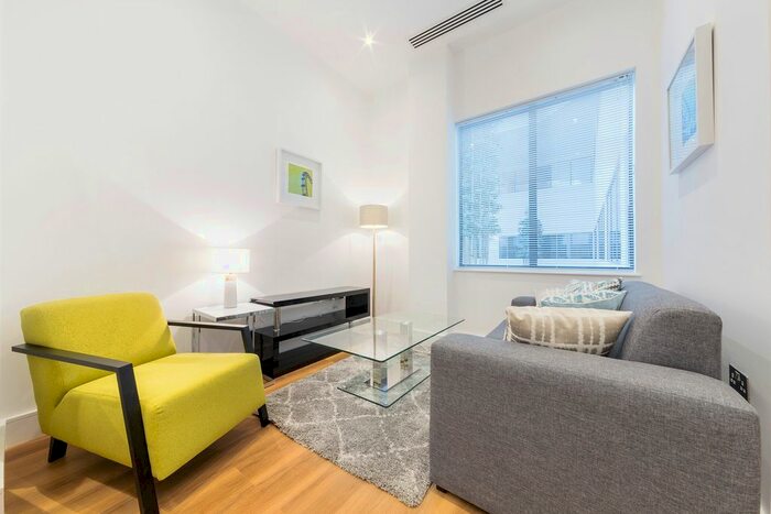 Studio To Rent In Bath Road, Slough, SL1