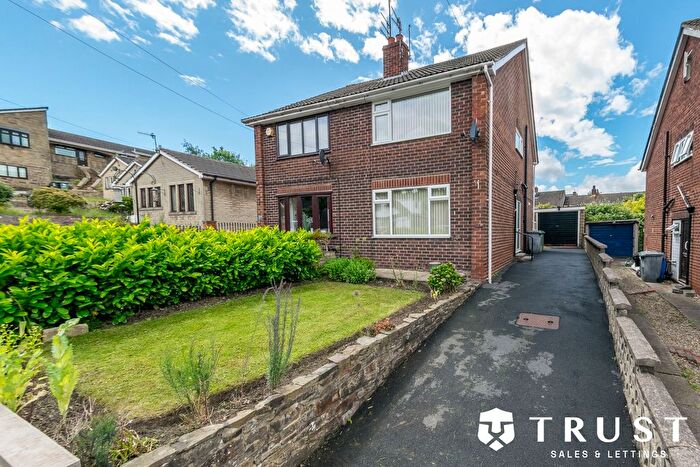 2 Bedroom Semi Detached House For Sale In South Bank Road, Batley, WF17