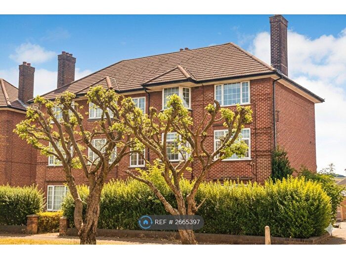 2 Bedroom Flat To Rent In Dunstable Road, Luton, LU4