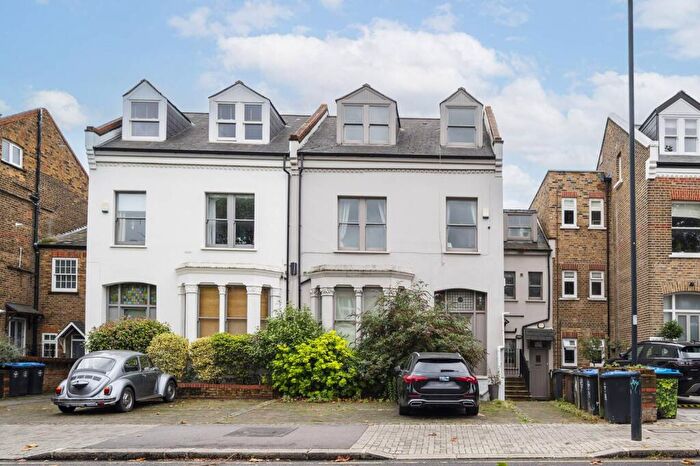 1 Bedroom Flat For Sale In Brondesbury Road, Queen's Park, London, NW6