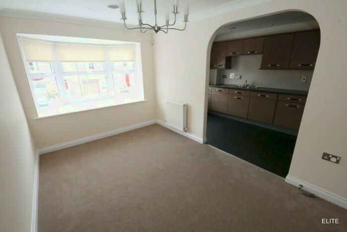 4 Bedroom Town House To Rent In Dalton Crescent, Sheraton Park, DH1