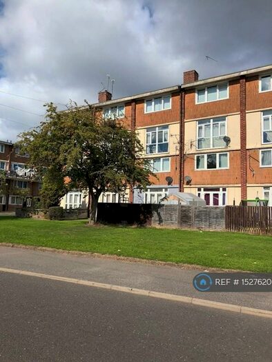 2 Bedroom Maisonette To Rent In Lowedges Road, Sheffield, S8