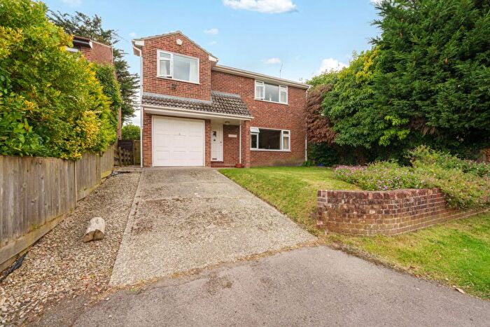 3 Bedroom Detached House For Sale In School Road, Arborfield, RG2