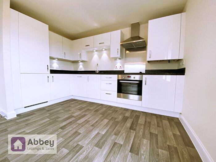 2 Bedroom Apartment To Rent In Somerset Avenue, Leicester, LE4