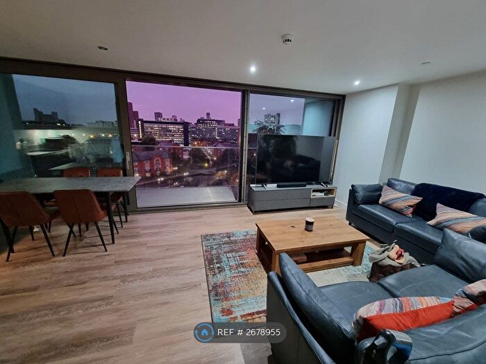 2 Bedroom Flat To Rent In Oxygen Tower, Manchester, M1