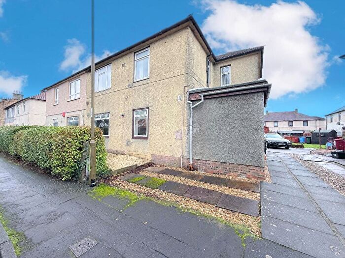 3 Bedroom Flat For Sale In Grangeburn Road, Grangemouth, FK3