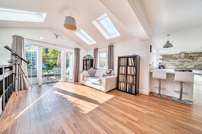 5 Bedroom Detached House For Sale In Green Close, Hawkinge, CT18