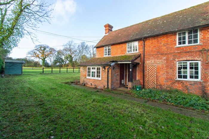 3 Bedroom Cottage To Rent In Long Lane, Odiham, RG29