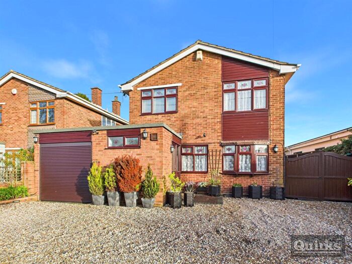 4 Bedroom Detached House For Sale In Nevendon Road, Wickford, SS12