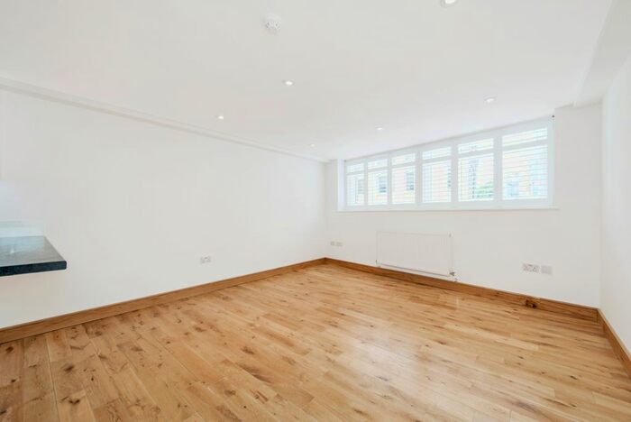 1 Bedroom Maisonette To Rent In Garrett Street, London, EC1Y