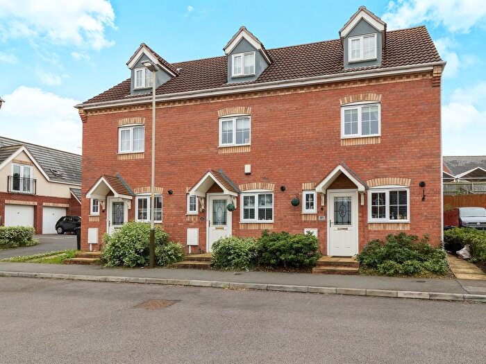 3 Bedroom Town House To Rent In Saxthorpe Road, Hamilton, Leicester, LE5